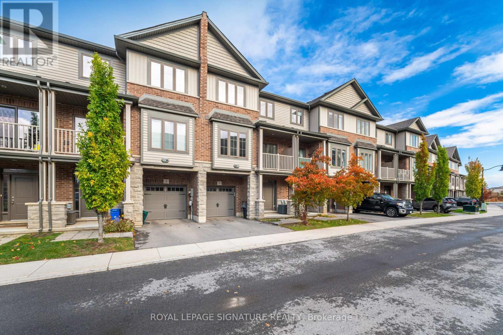 5 Ridgeside Lane, Hamilton, Ontario  L8B 1W5 - Photo 2 - X12552424