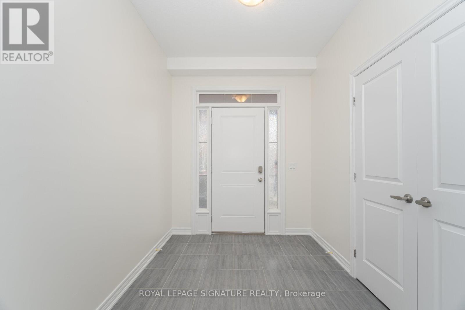 5 Ridgeside Lane, Hamilton, Ontario  L8B 1W5 - Photo 4 - X12552424