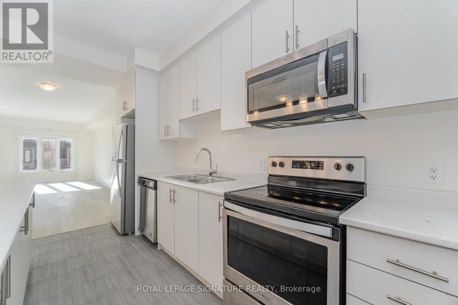 5 Ridgeside Lane, Hamilton, Ontario  L8B 1W5 - Photo 8 - X12552424