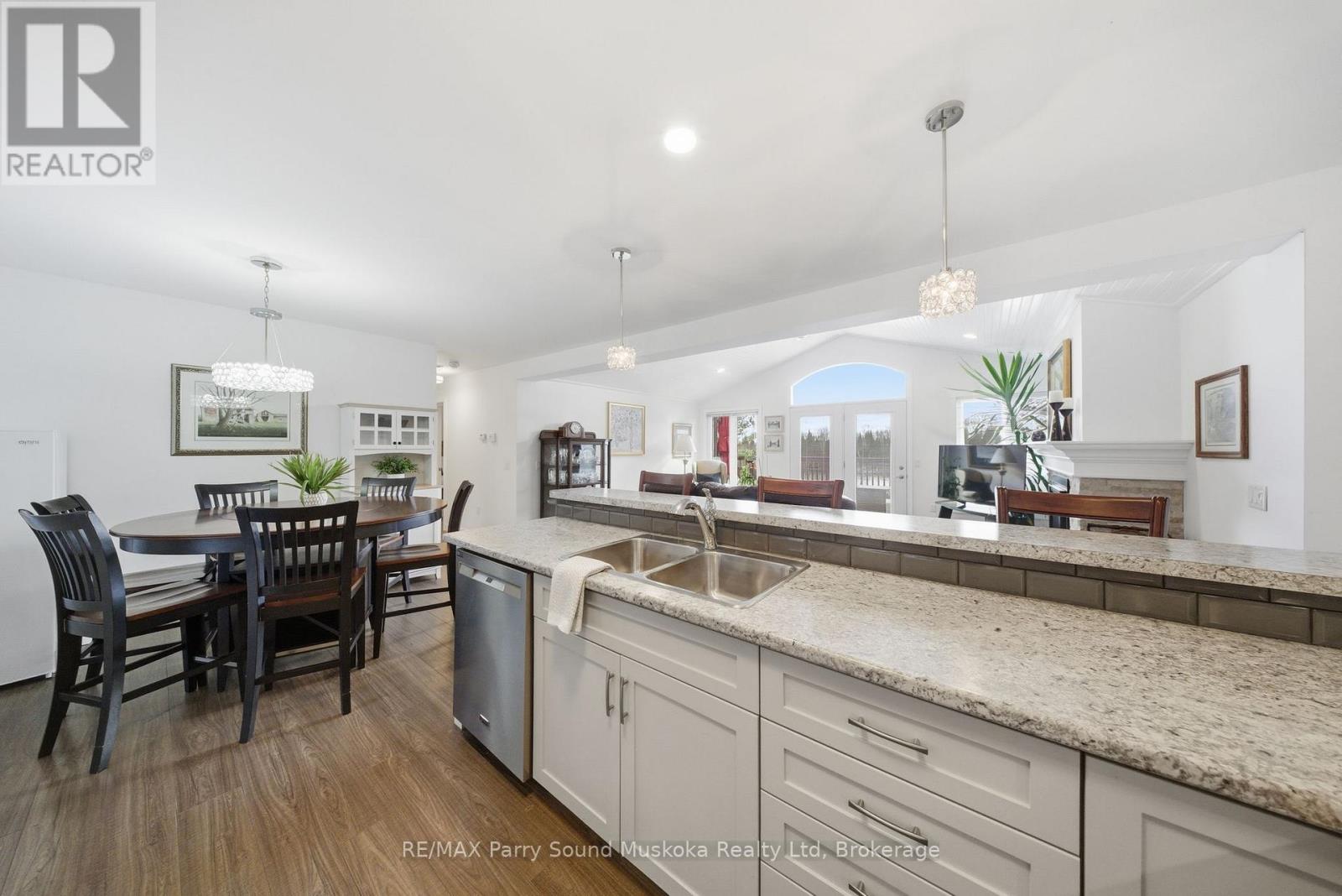 215 Dunchurch Estates Road, Whitestone, Ontario  P0G 1G0 - Photo 18 - X12552504