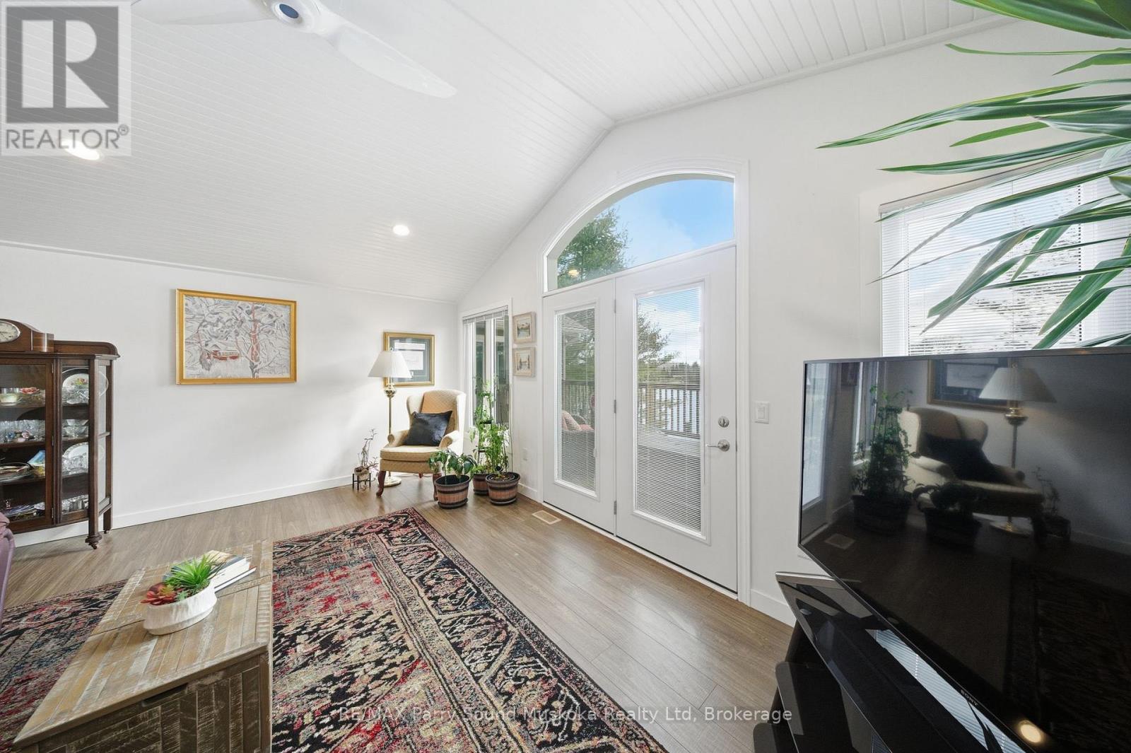 215 Dunchurch Estates Road, Whitestone, Ontario  P0G 1G0 - Photo 8 - X12552504