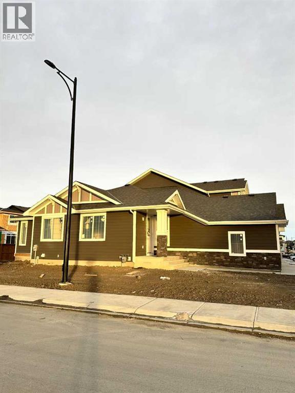 277 Waterford Way, Chestermere, Alberta  T1X 2Z6 - Photo 4 - A2269554