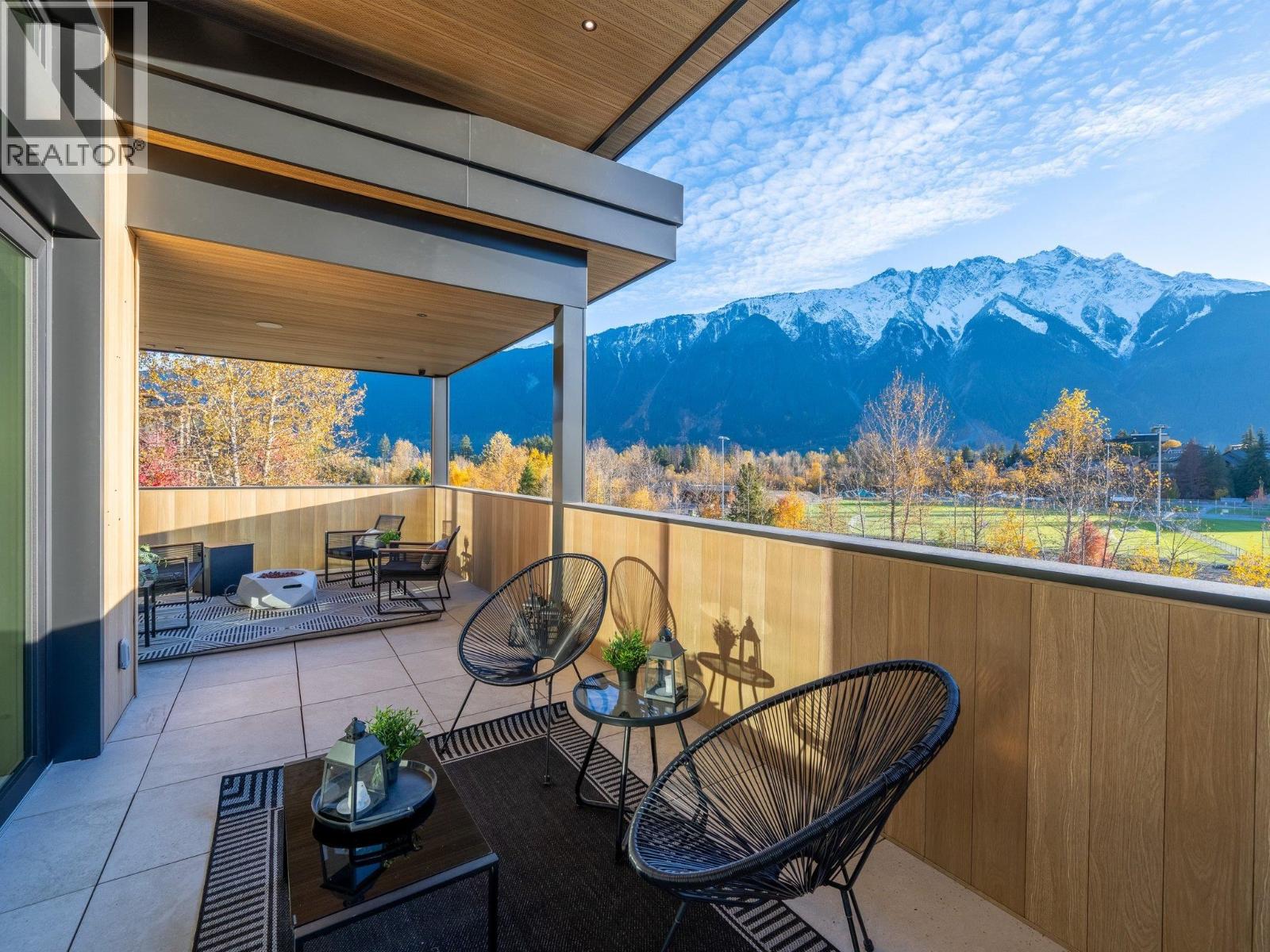 7653 Seven O'clock Drive, Pemberton, British Columbia  V0N 2L3 - Photo 18 - R3064259