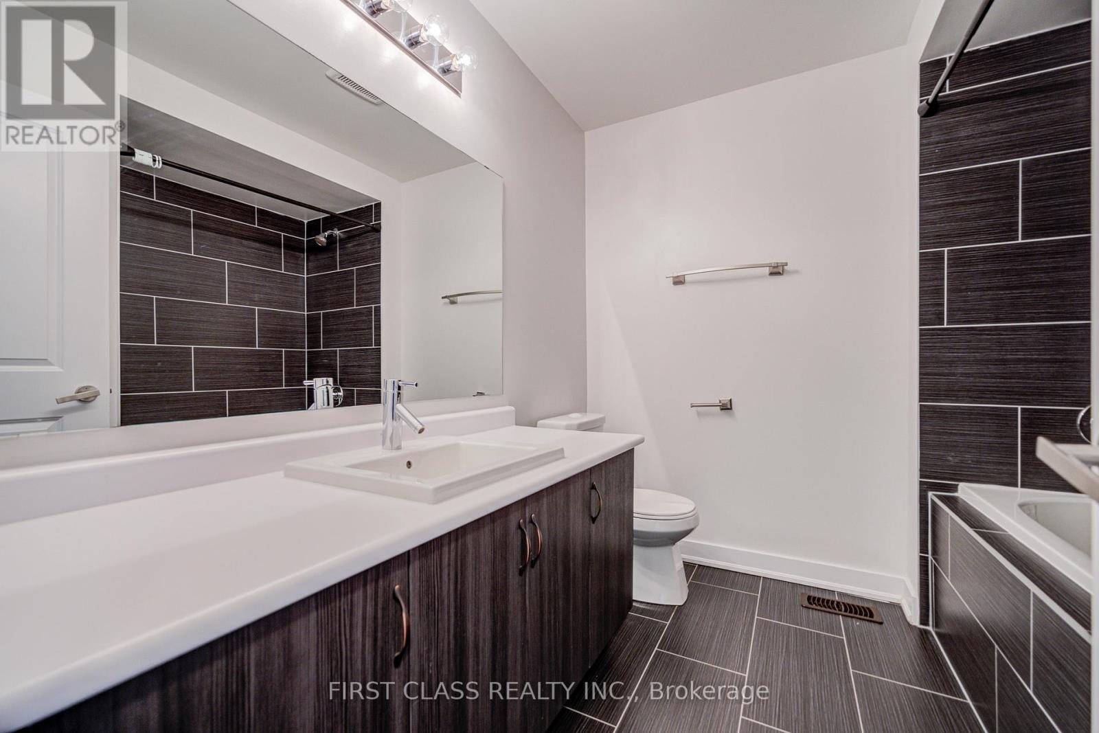 52 Helliwell Crescent, Richmond Hill, Ontario  L4E 1C7 - Photo 25 - N12470896