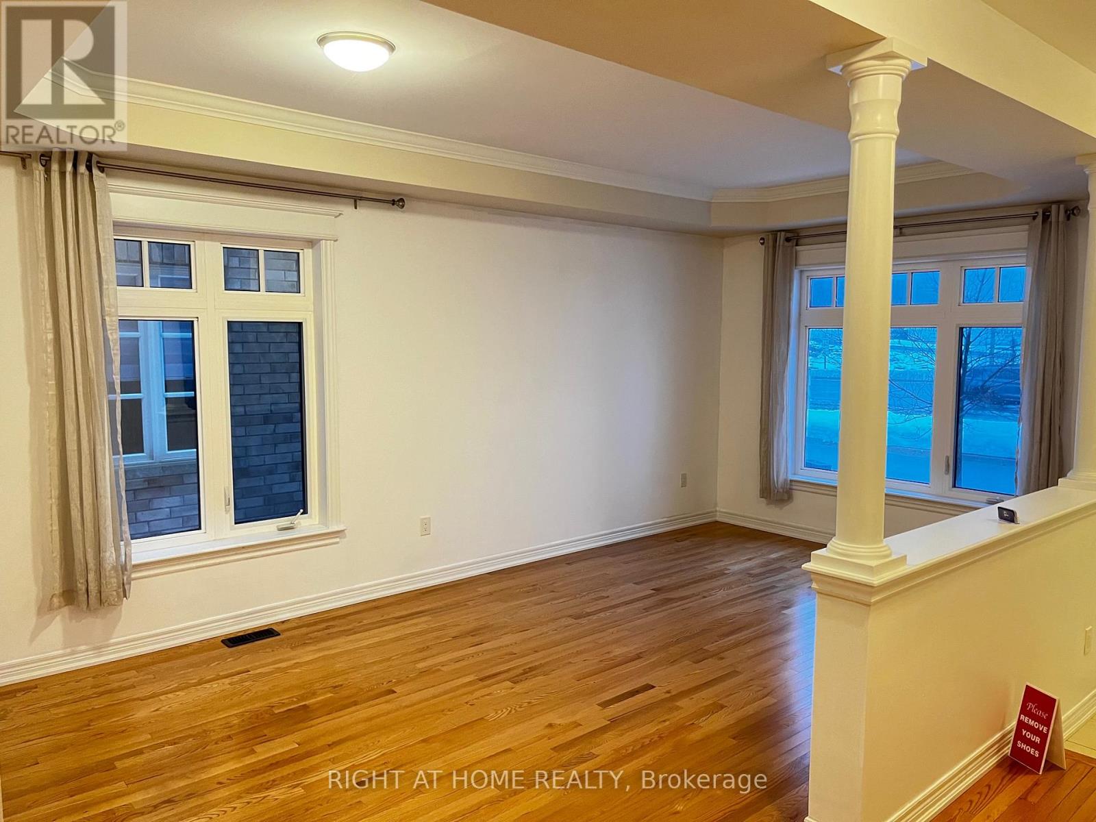 11 Calamint Lane, Richmond Hill, Ontario  L4E 1C3 - Photo 6 - N12549742