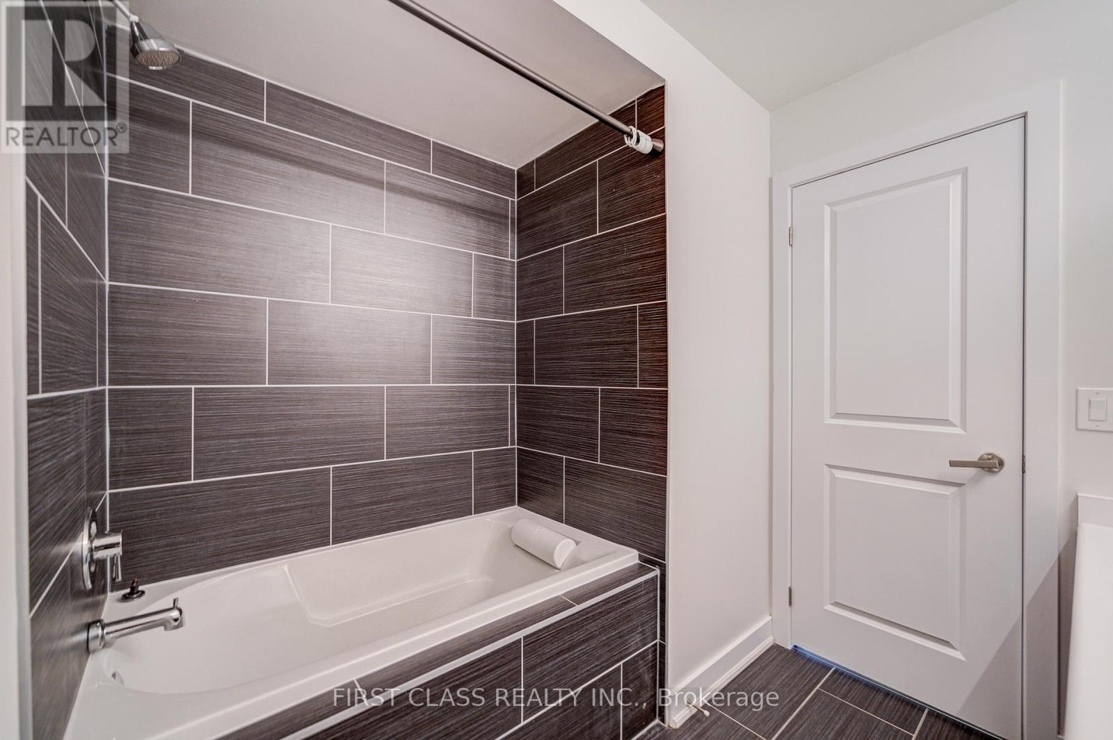 52 Helliwell Crescent, Richmond Hill, Ontario  L4E 1C7 - Photo 26 - N12470896