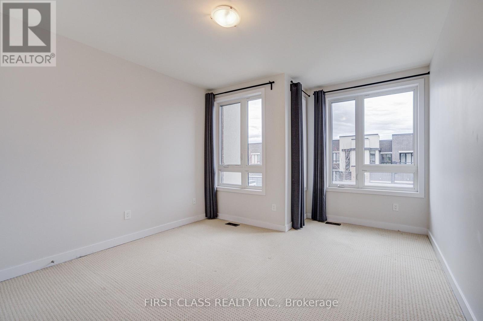 52 Helliwell Crescent, Richmond Hill, Ontario  L4E 1C7 - Photo 35 - N12470896