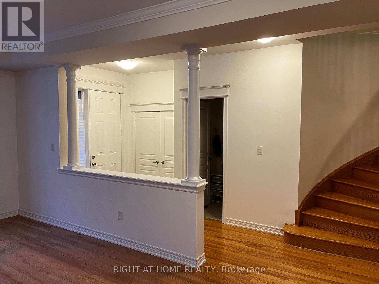 11 Calamint Lane, Richmond Hill, Ontario  L4E 1C3 - Photo 8 - N12549742