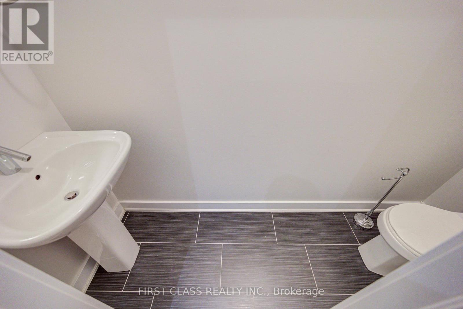 52 Helliwell Crescent, Richmond Hill, Ontario  L4E 1C7 - Photo 36 - N12470896