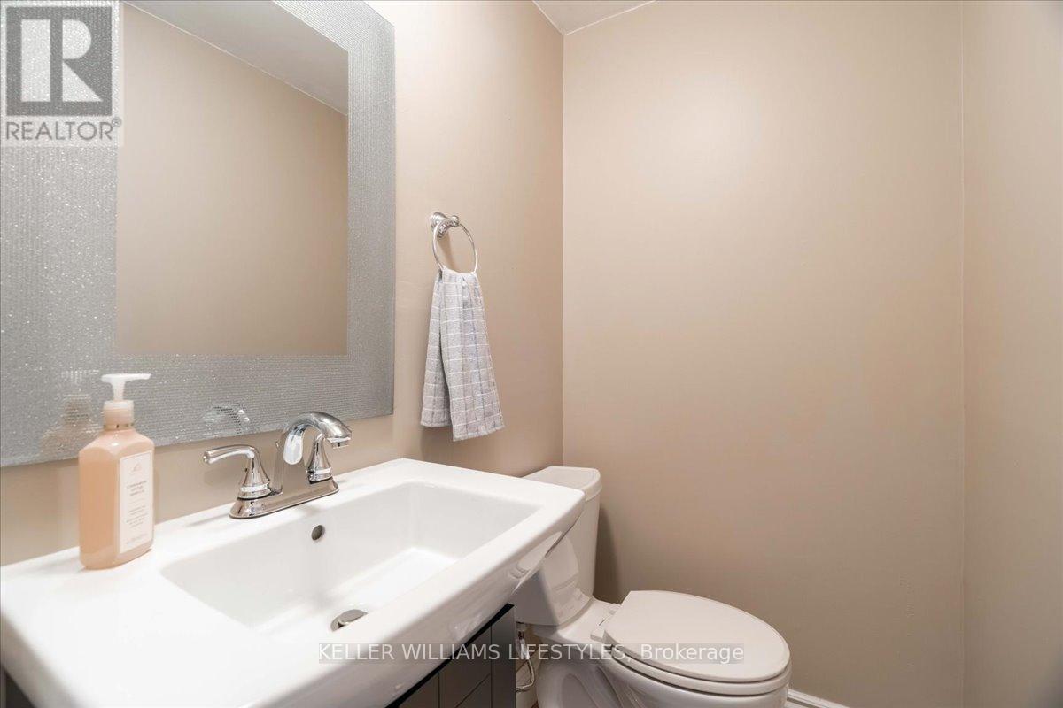 3981 Hyslop Line, Plympton-Wyoming, Ontario  N0N 1E0 - Photo 10 - X12550946