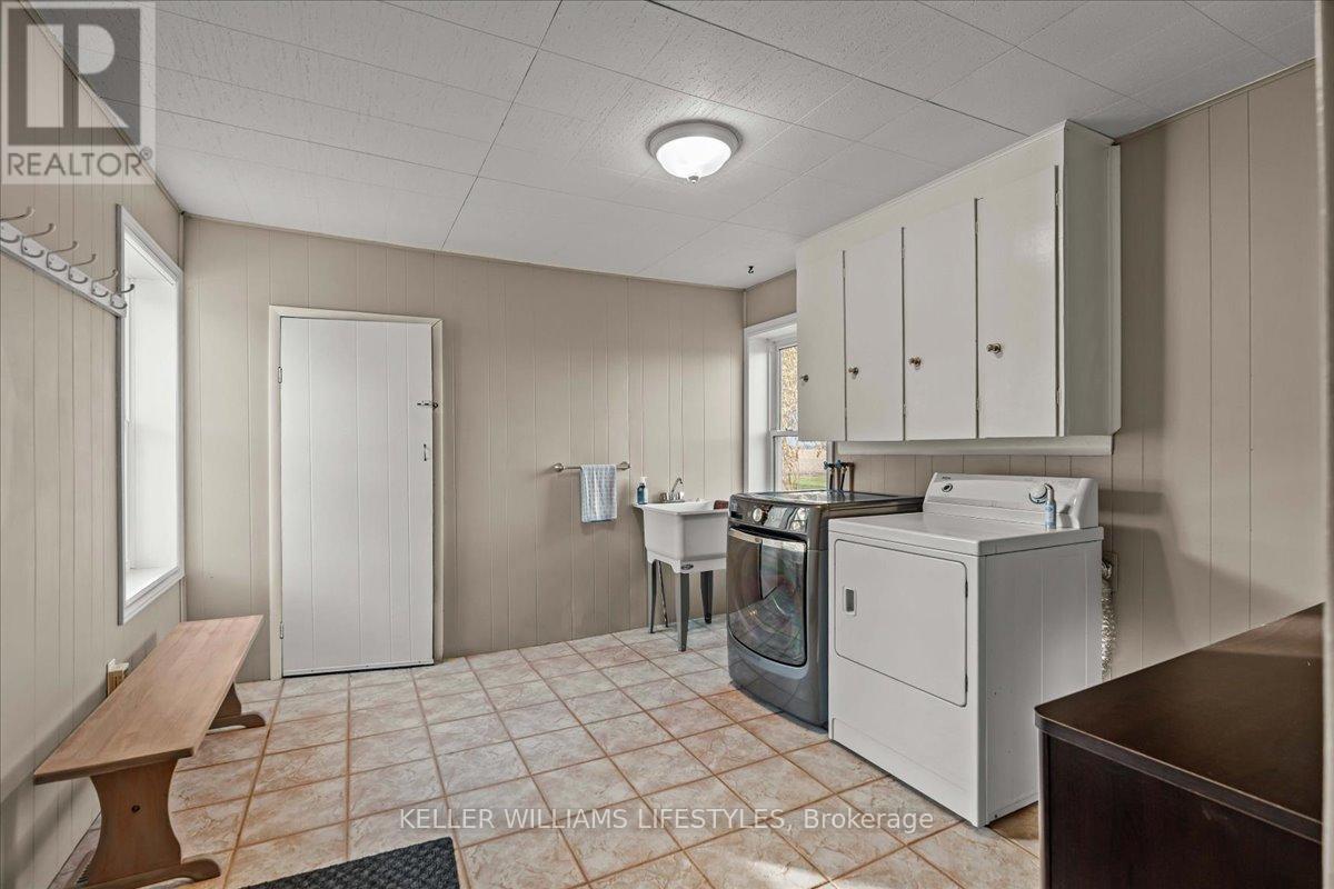 3981 Hyslop Line, Plympton-Wyoming, Ontario  N0N 1E0 - Photo 24 - X12550946