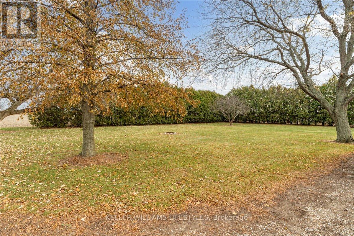 3981 Hyslop Line, Plympton-Wyoming, Ontario  N0N 1E0 - Photo 36 - X12550946