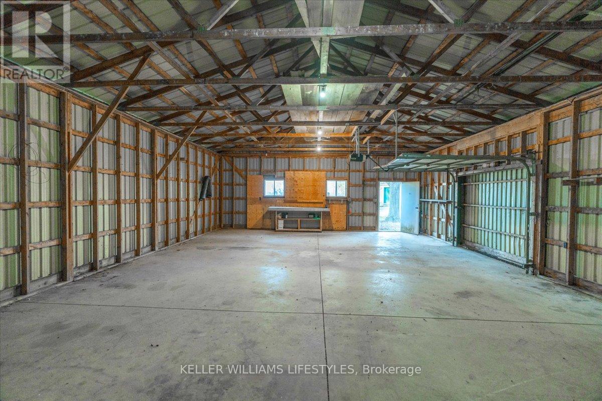 3981 Hyslop Line, Plympton-Wyoming, Ontario  N0N 1E0 - Photo 39 - X12550946