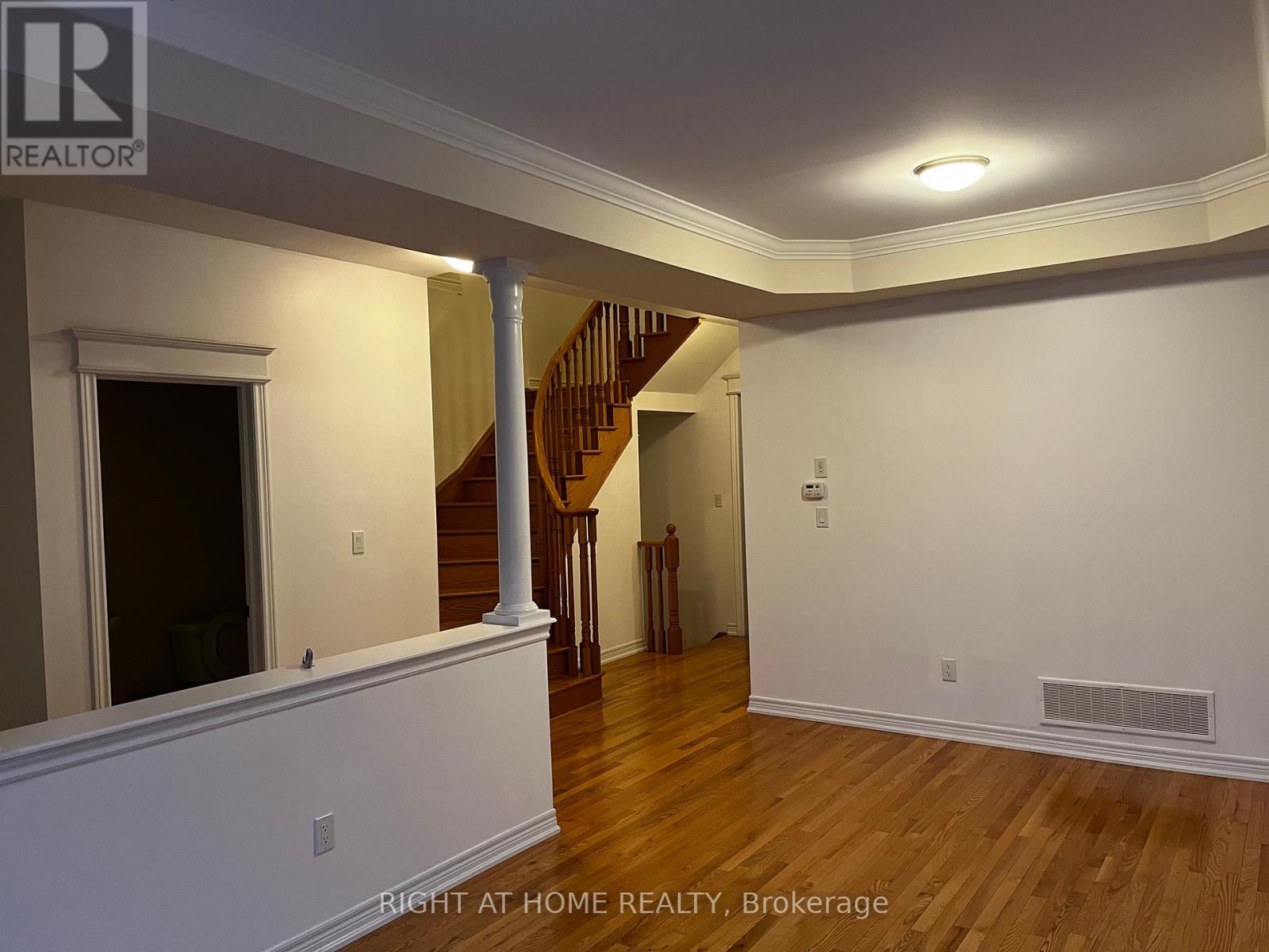 11 Calamint Lane, Richmond Hill, Ontario  L4E 1C3 - Photo 5 - N12549742