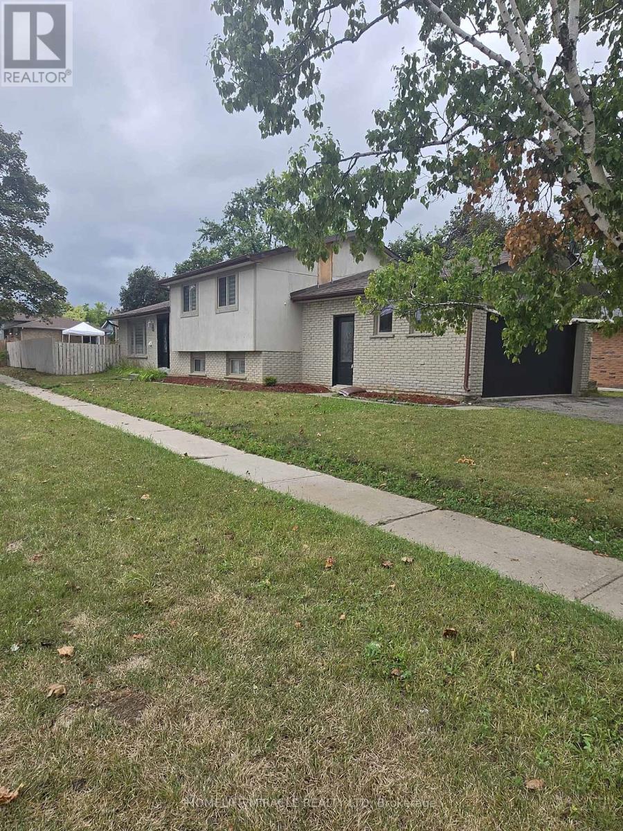 3 Sylvia Street, Barrie, Ontario L4M 5J3 - Photo 2 - S12552314