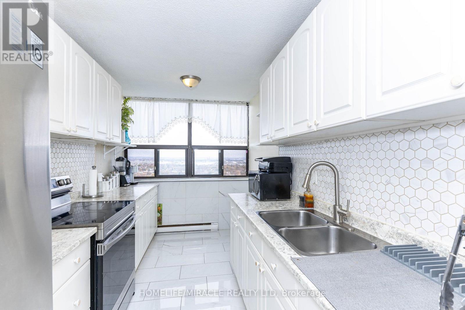 2311 - 18 Knightsbridge Road, Brampton, Ontario  L6T 3X5 - Photo 21 - W12539448