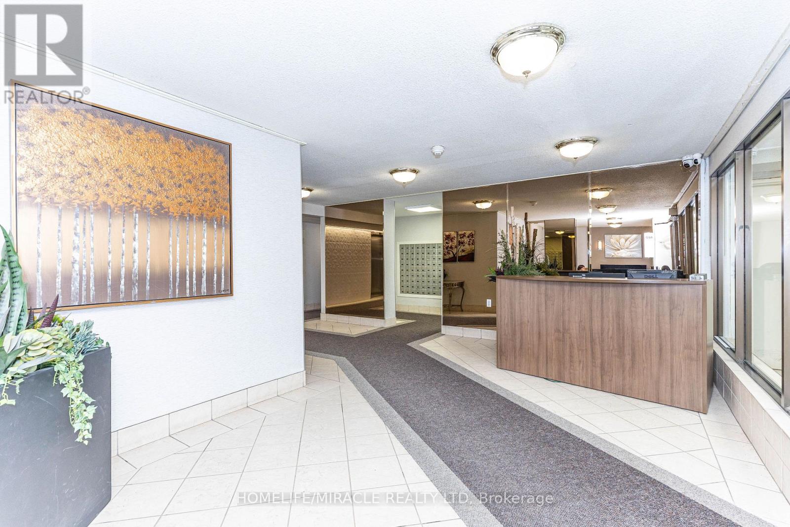 2311 - 18 Knightsbridge Road, Brampton, Ontario  L6T 3X5 - Photo 5 - W12539448