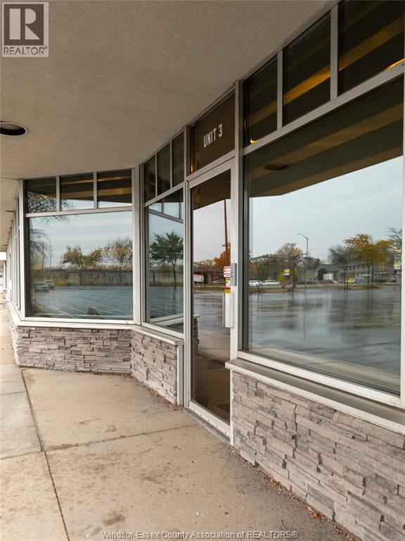 2950 Dougall Unit# 3, Windsor, Ontario  N9E 1S2 - Photo 2 - 25028755