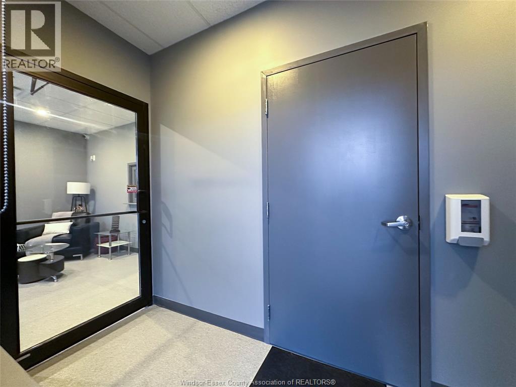 2950 Dougall Unit# 3, Windsor, Ontario  N9E 1S2 - Photo 3 - 25028755