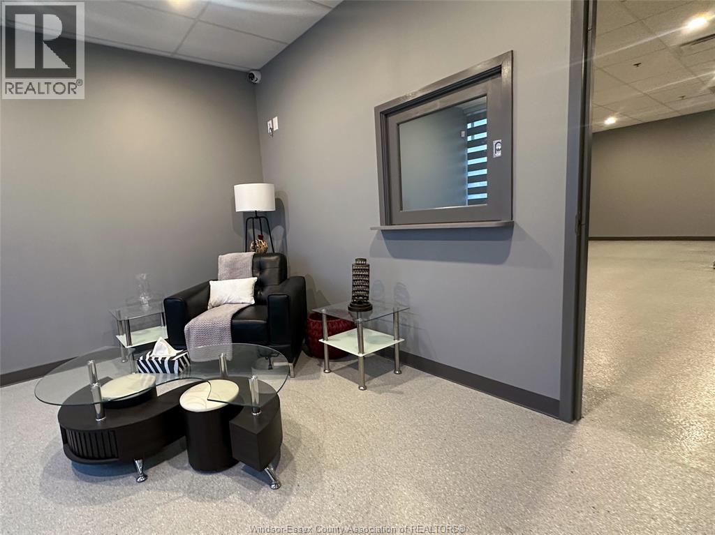 2950 Dougall Unit# 3, Windsor, Ontario  N9E 1S2 - Photo 5 - 25028755