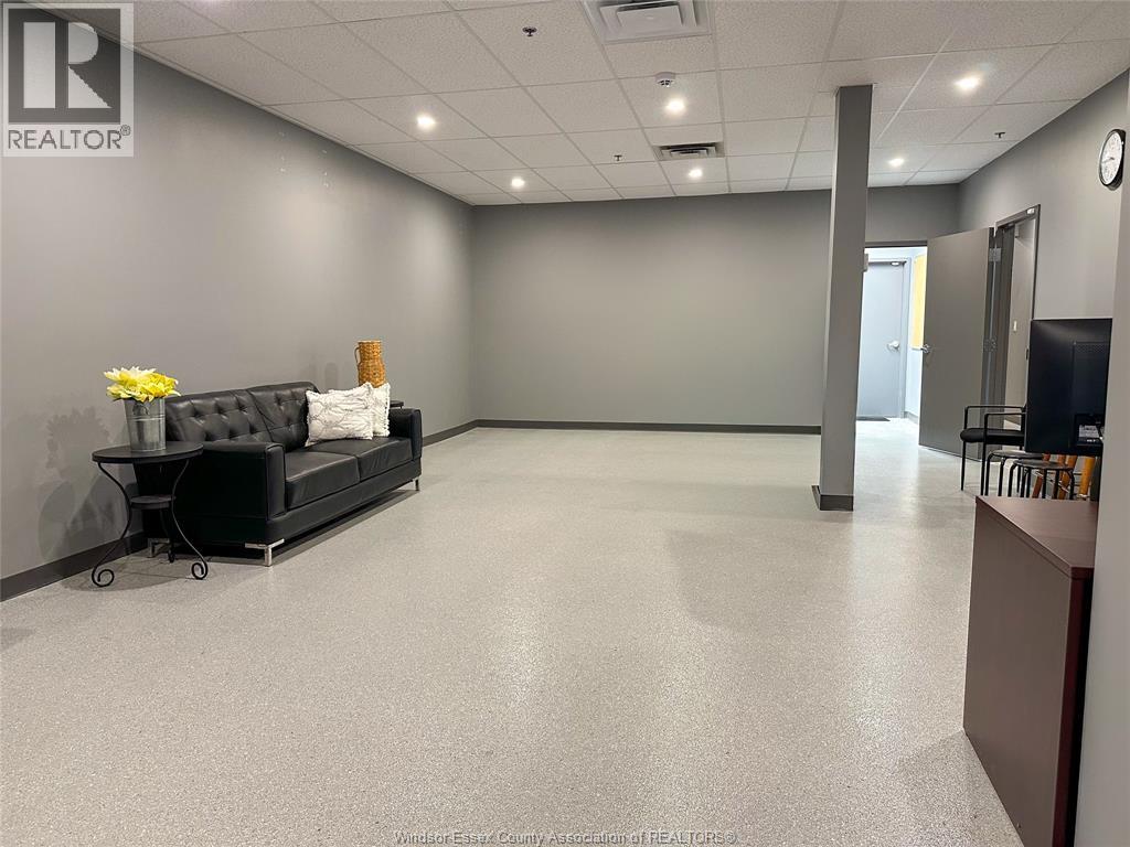 2950 Dougall Unit# 3, Windsor, Ontario  N9E 1S2 - Photo 8 - 25028755