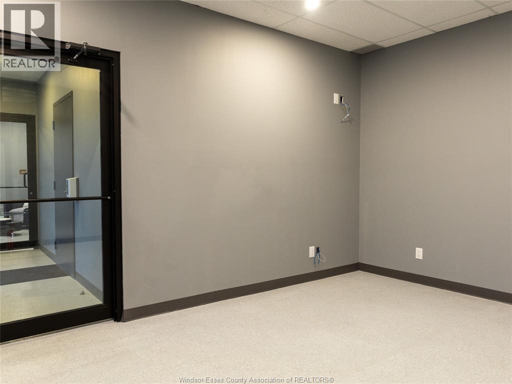2950 Dougall Unit# 3, Windsor, Ontario  N9E 1S2 - Photo 11 - 25028755