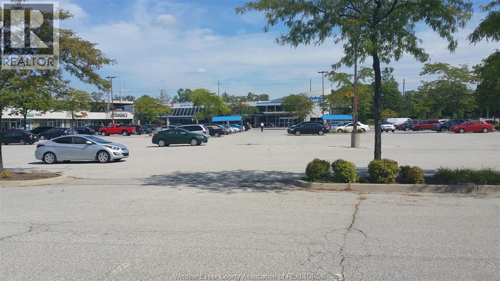 2950 Dougall Unit# 3, Windsor, Ontario  N9E 1S2 - Photo 22 - 25028755