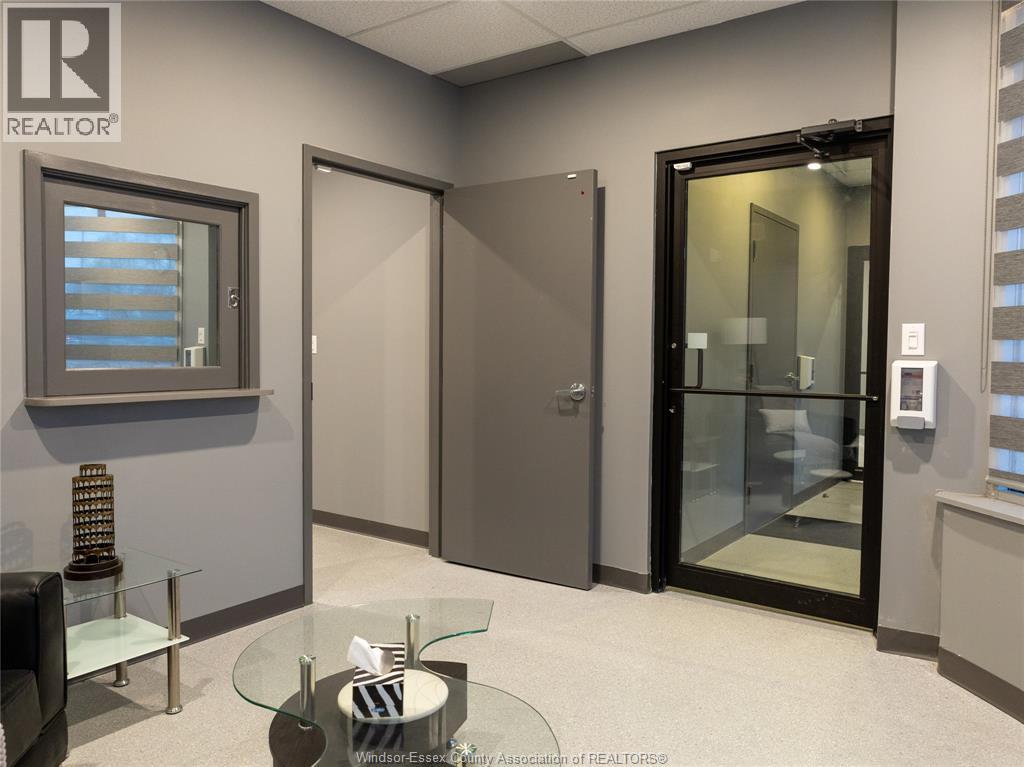 2950 Dougall Unit# 3, Windsor, Ontario  N9E 1S2 - Photo 6 - 25028755