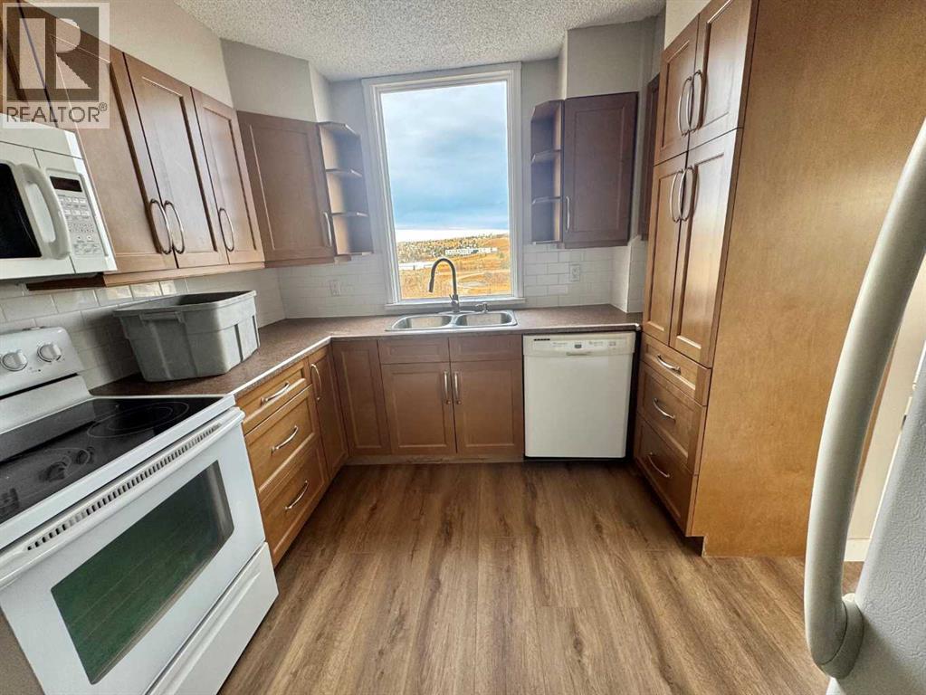 1501, 145 Point Drive Nw, Calgary, Alberta  T3B 4W1 - Photo 8 - A2213489