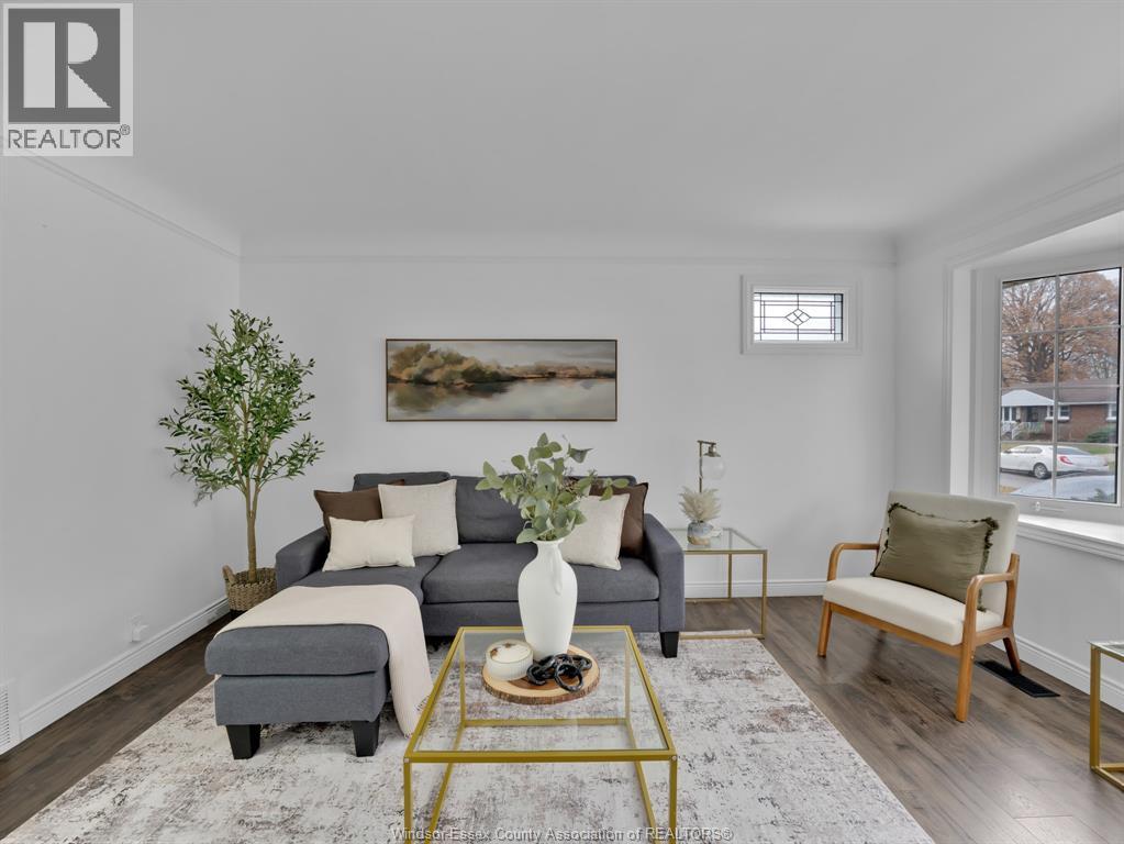 3312 Mckay Avenue, Windsor, Ontario N9E 2R5 - Photo 4 - 25028917