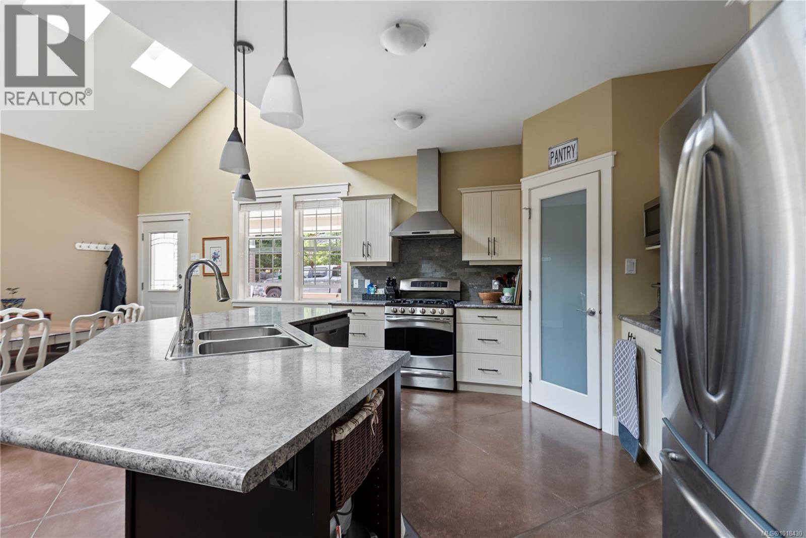 10011 Youbou Rd, Youbou, British Columbia V0R 3E1 - Photo 10 - 1018430