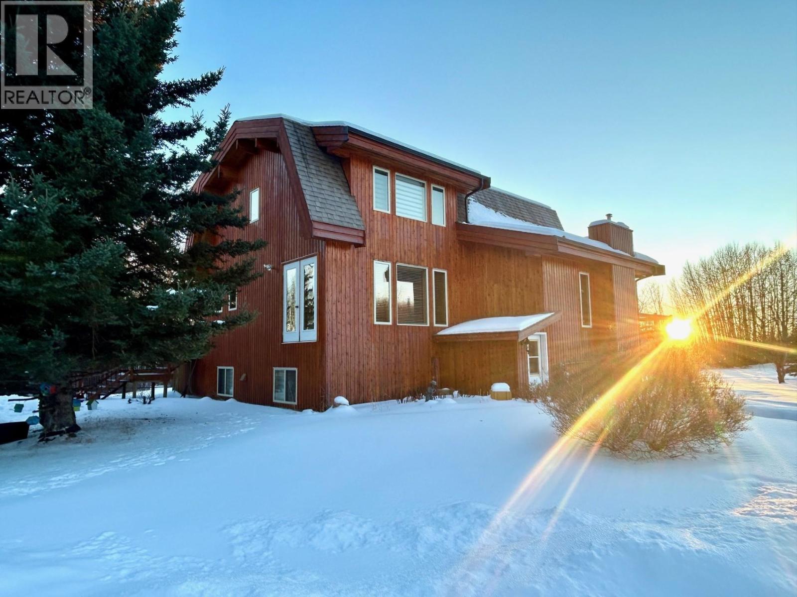 58 Radar Road, Fort Nelson, British Columbia  V0C 1R0 - Photo 2 - R3012384