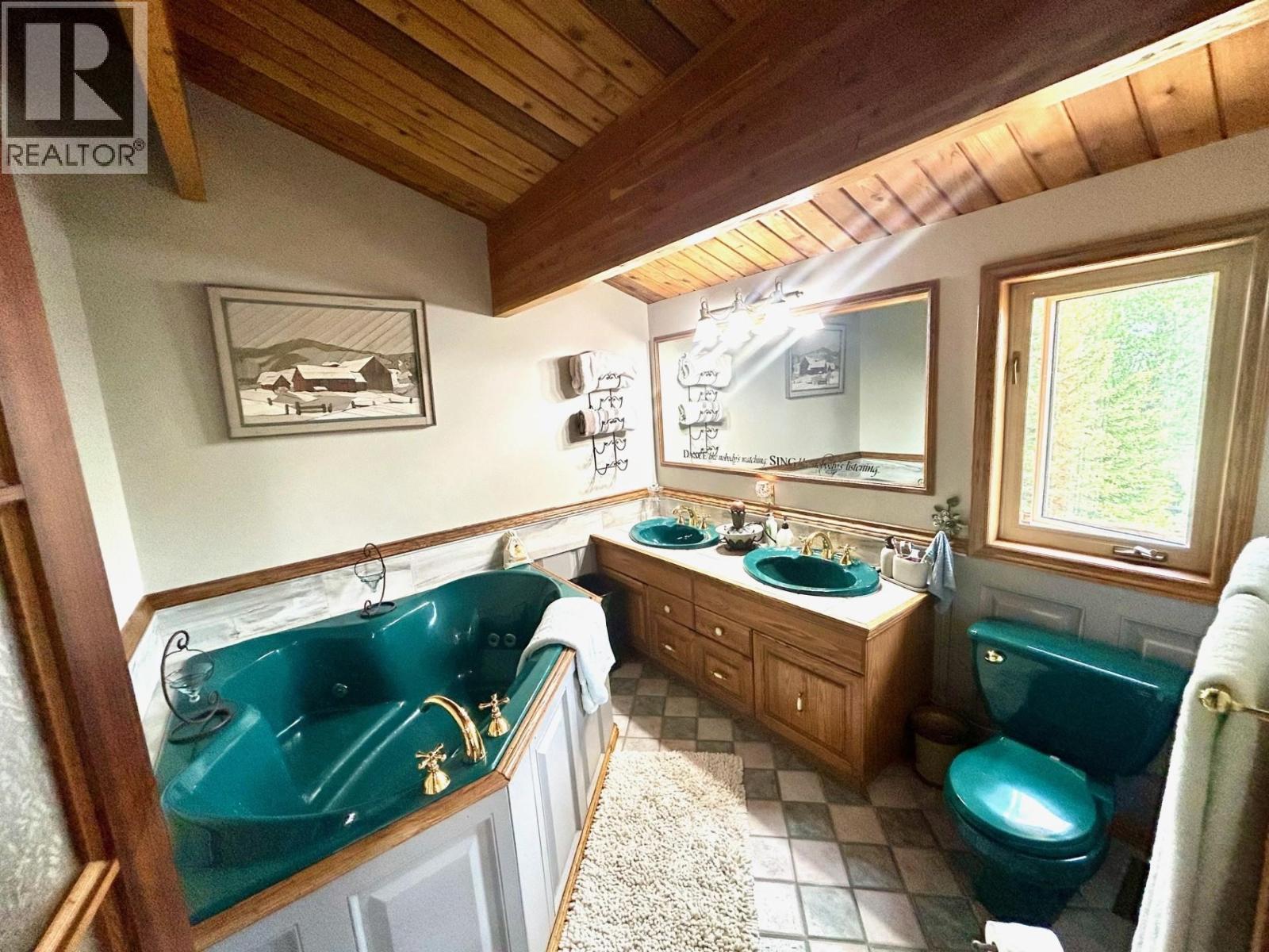 58 Radar Road, Fort Nelson, British Columbia  V0C 1R0 - Photo 12 - R3012384