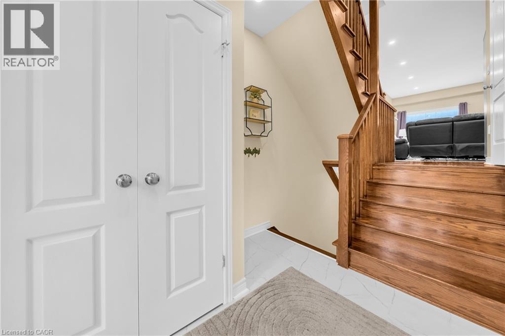 40 Dartmouth Gate Unit# 22, Stoney Creek, Ontario  L8E 0C4 - Photo 5 - 40787397