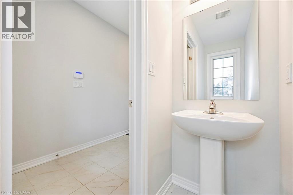 20 Jellicoe Court, Hamilton, Ontario  L9A 4T1 - Photo 4 - 40788526