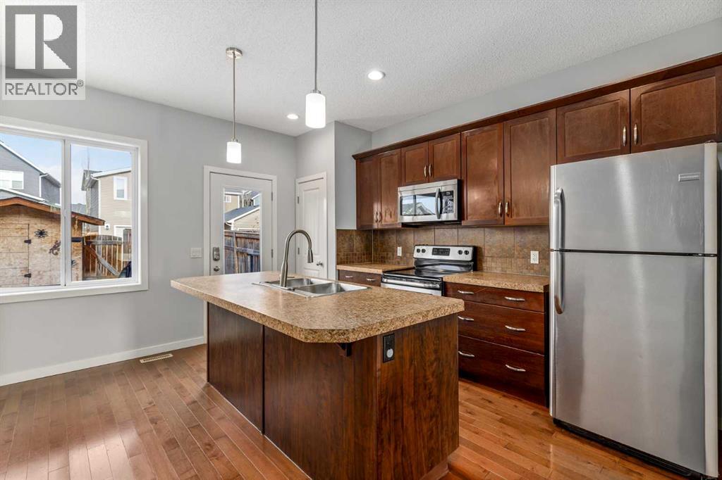 84 Fireside Way, Cochrane, Alberta  T4C 0R1 - Photo 9 - A2265406