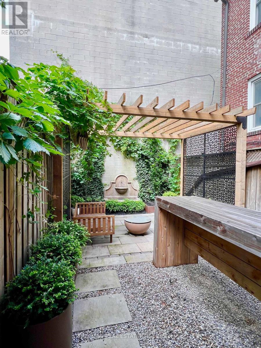 490 Montrose Avenue, Toronto, Ontario  M6G 3H1 - Photo 37 - C12552506