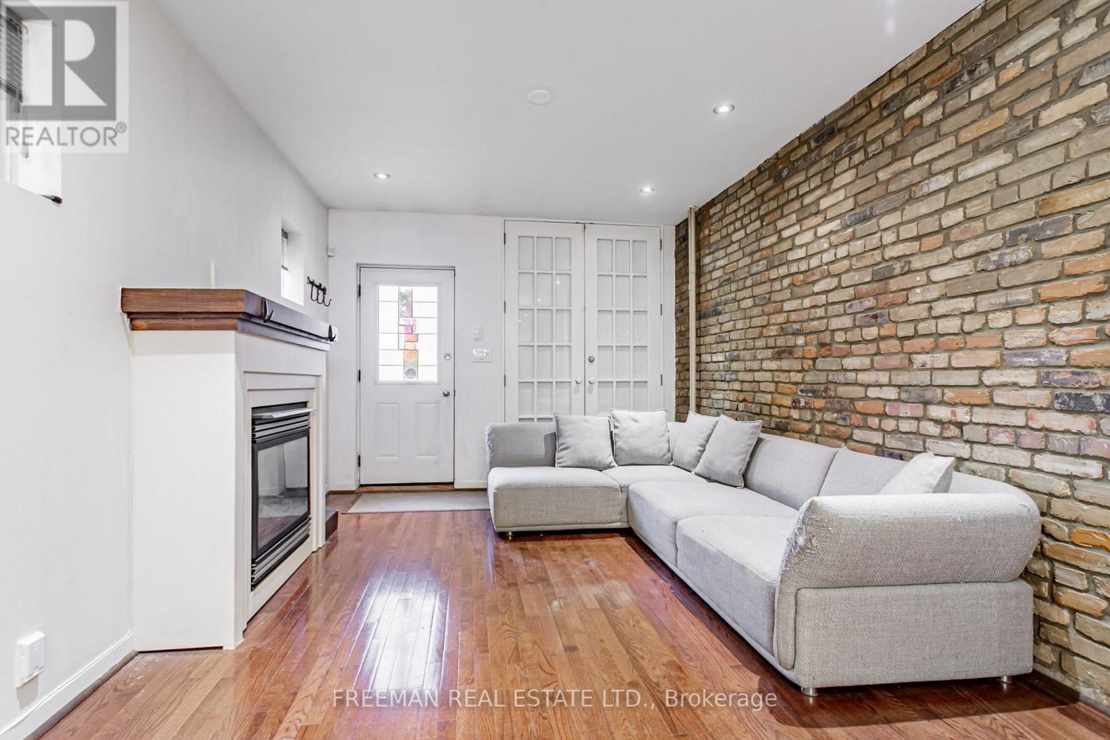 490 Montrose Avenue, Toronto, Ontario  M6G 3H1 - Photo 5 - C12552506