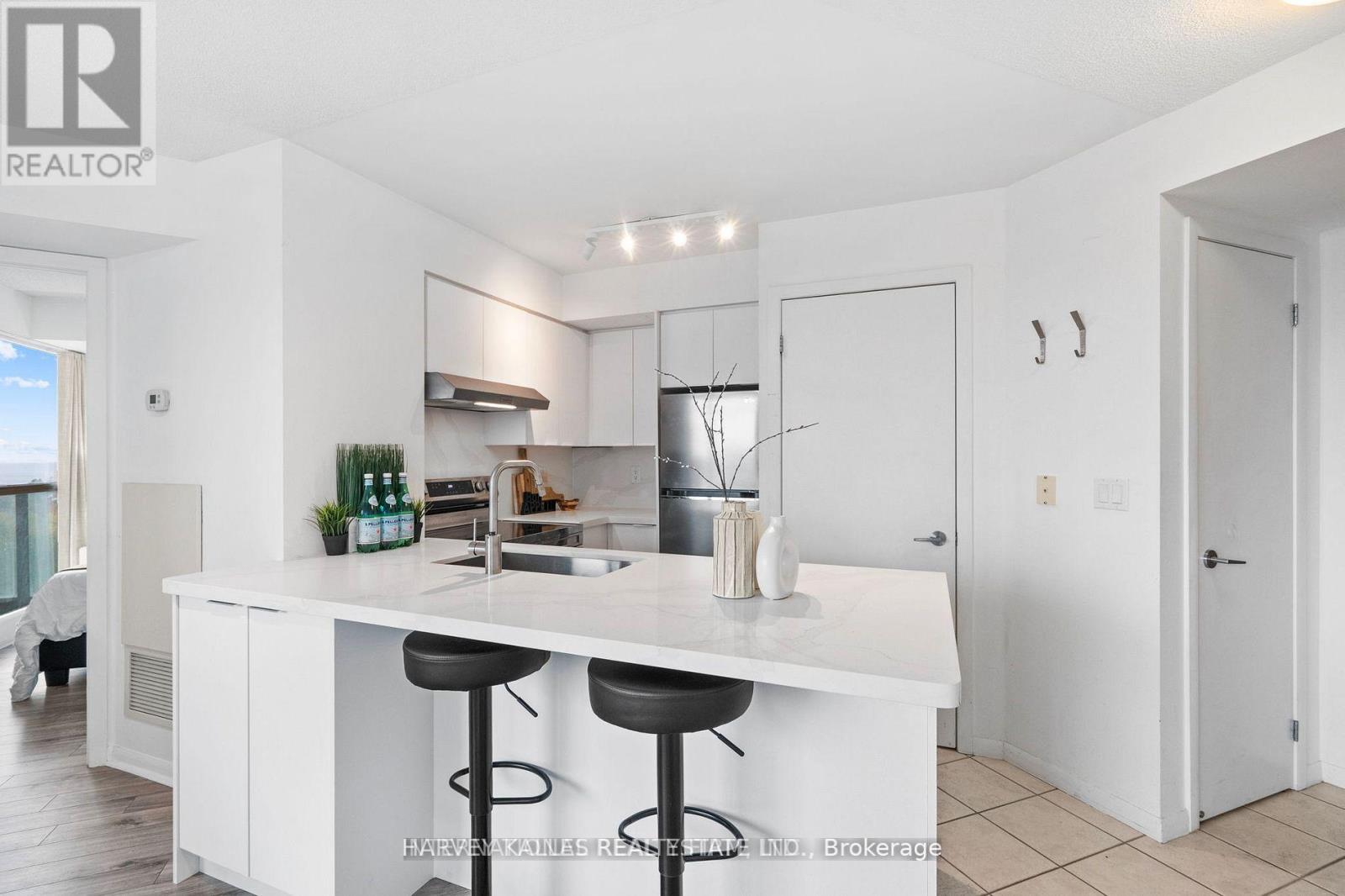 1608 - 219 Fort York Boulevard, Toronto, Ontario  M5V 1B1 - Photo 5 - C12552606