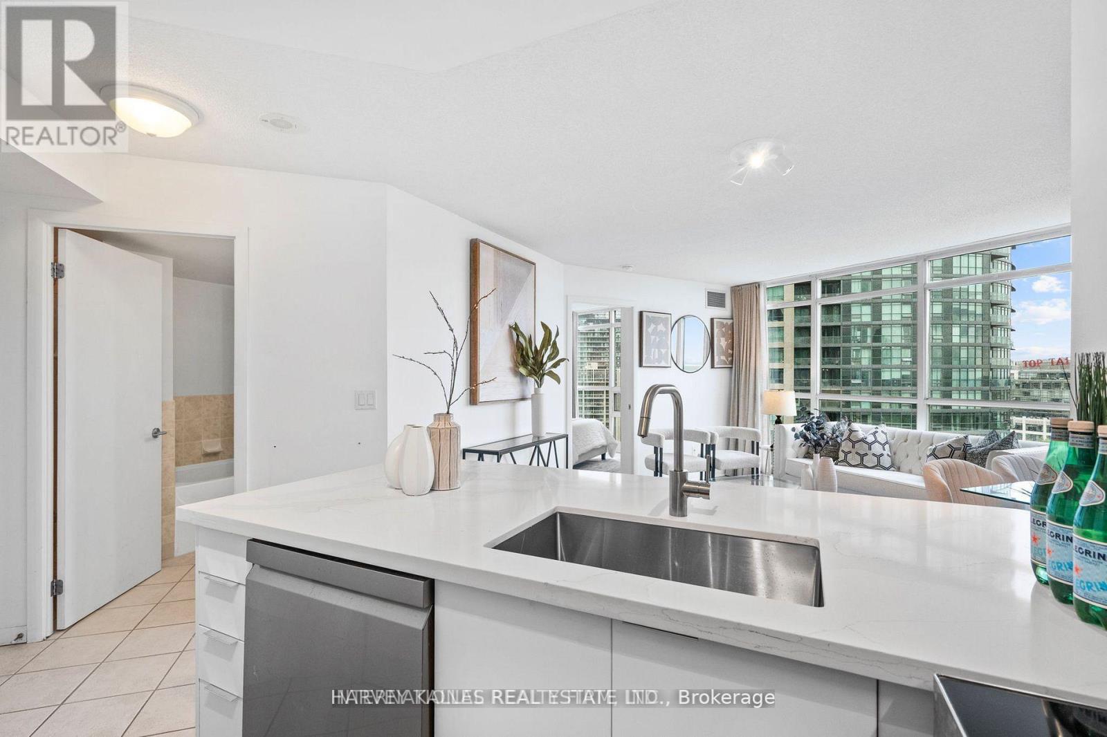 1608 - 219 Fort York Boulevard, Toronto, Ontario  M5V 1B1 - Photo 8 - C12552606