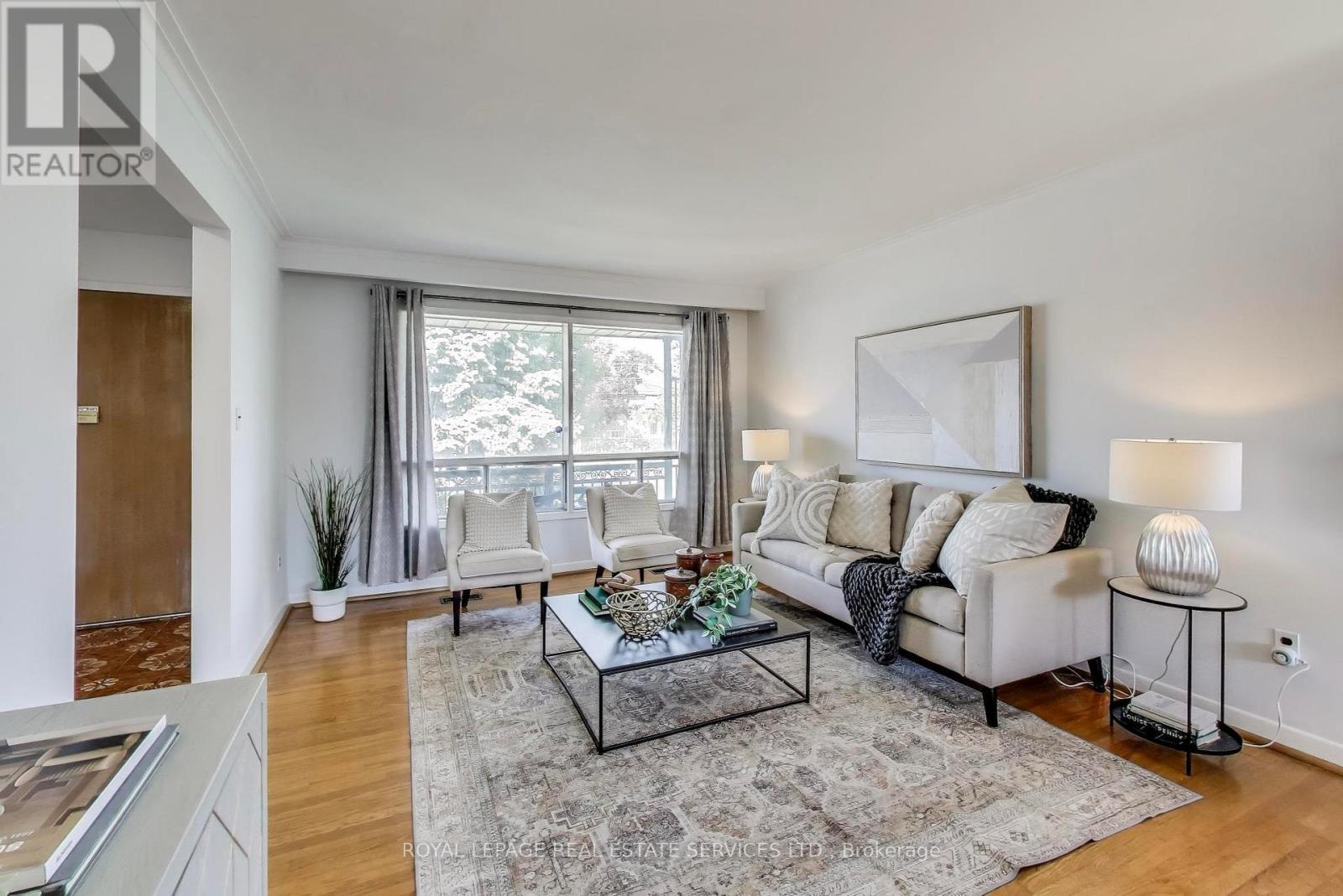 251 DRIFTWOOD AVENUE, Toronto, Ontario