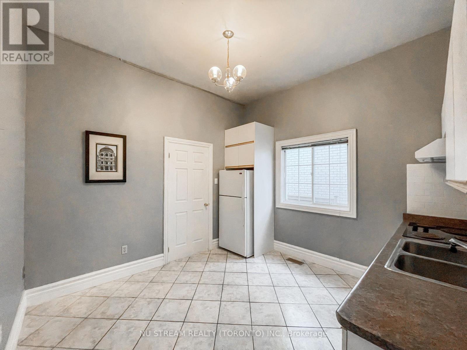 72 Snively Street, Richmond Hill, Ontario  L4E 3E6 - Photo 2 - N12552510