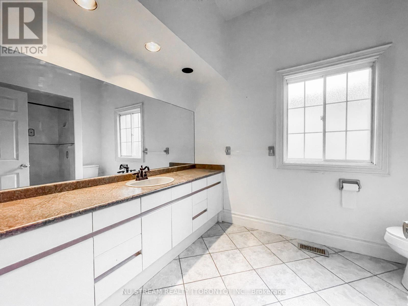 72 Snively Street, Richmond Hill, Ontario  L4E 3E6 - Photo 7 - N12552510