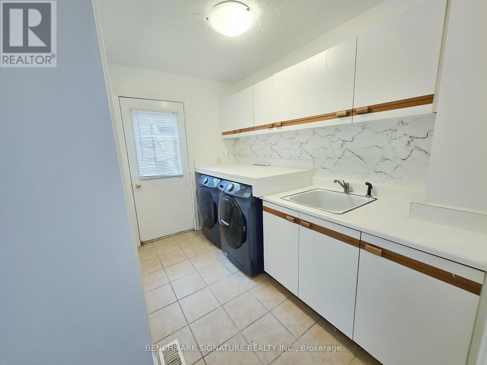 9 Hashbury Place, Markham, Ontario  L3T 7H4 - Photo 23 - N12552528