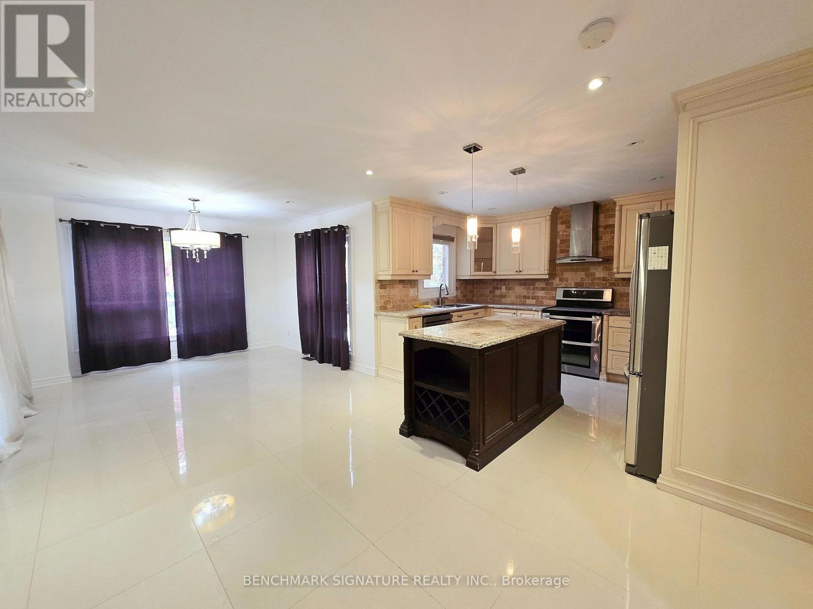 9 Hashbury Place, Markham, Ontario  L3T 7H4 - Photo 6 - N12552528