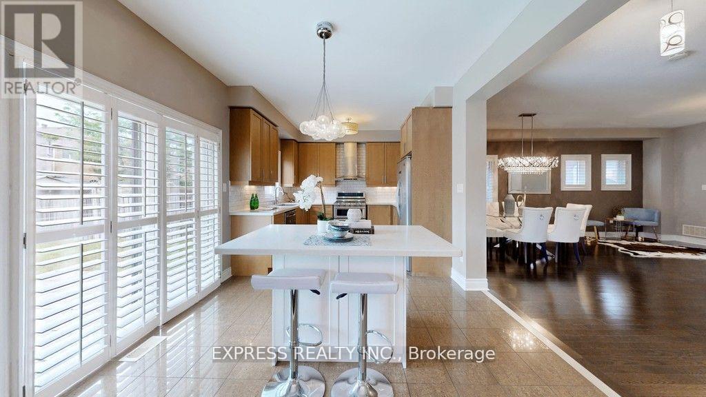 164 Mavrinac Boulevard, Aurora, Ontario  L4G 0G6 - Photo 11 - N12552596