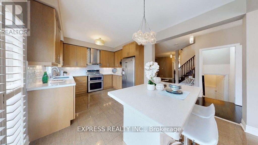 164 Mavrinac Boulevard, Aurora, Ontario  L4G 0G6 - Photo 13 - N12552596