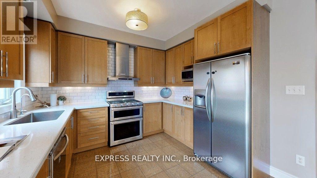 164 Mavrinac Boulevard, Aurora, Ontario  L4G 0G6 - Photo 15 - N12552596