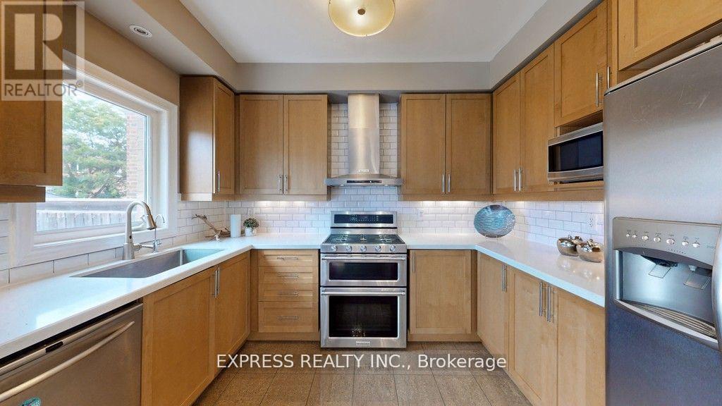 164 Mavrinac Boulevard, Aurora, Ontario  L4G 0G6 - Photo 16 - N12552596