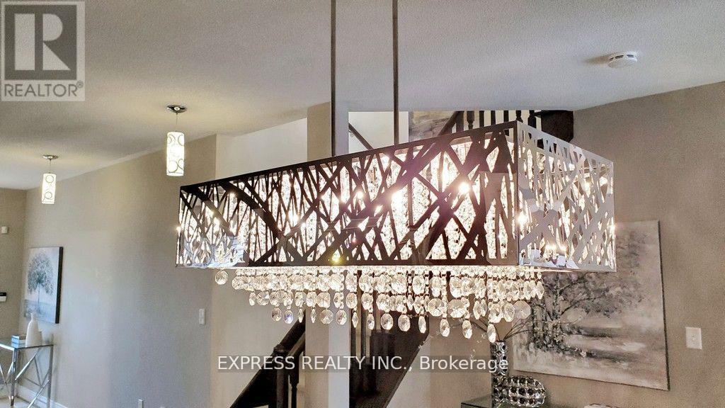 164 Mavrinac Boulevard, Aurora, Ontario  L4G 0G6 - Photo 7 - N12552596